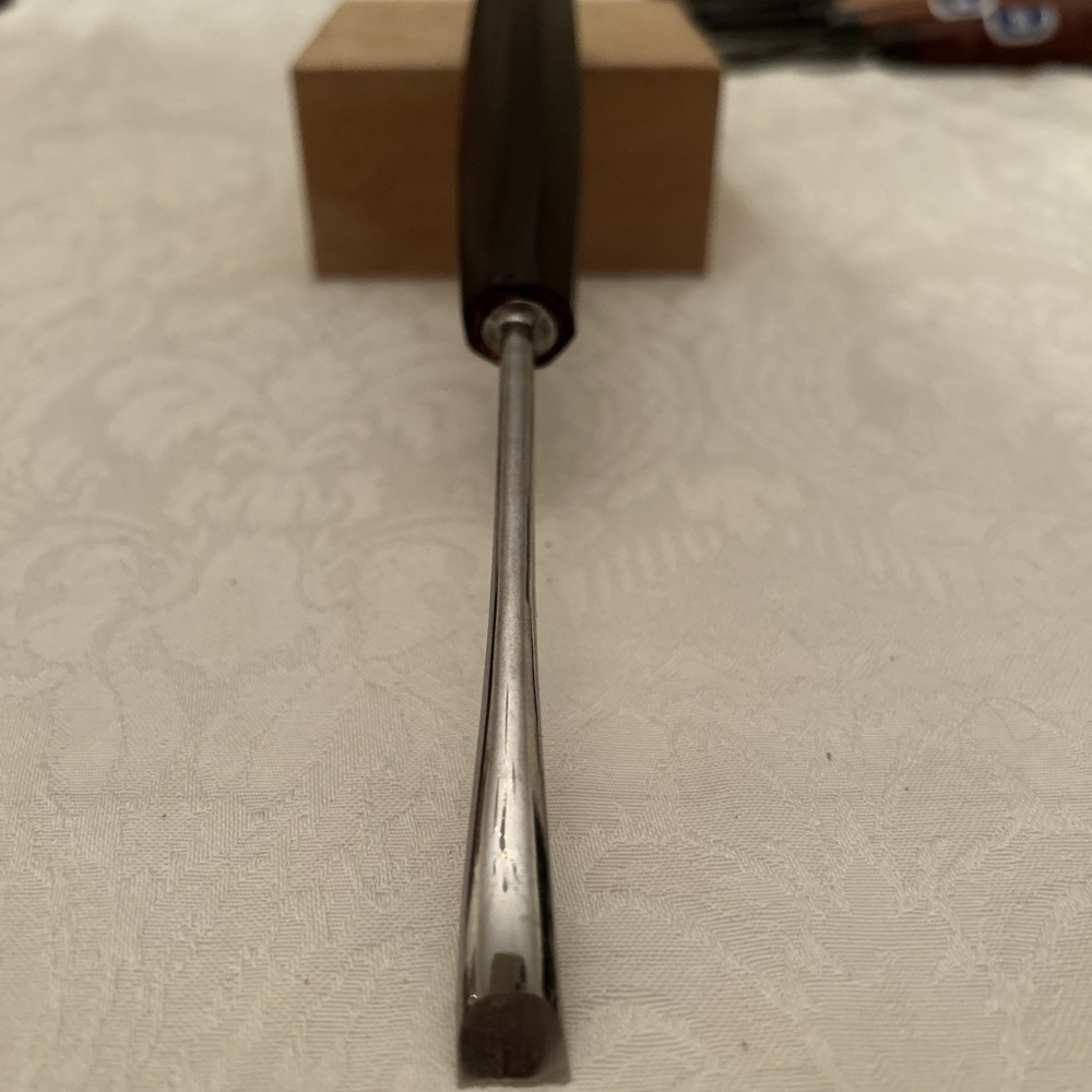 12 Gouge Carving Set W/ Case. Hand Made Professionally Sharpened