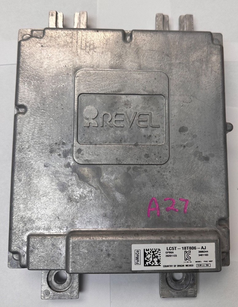 LC5T-18T806-AJ OEM Ford Explorer Amplifier