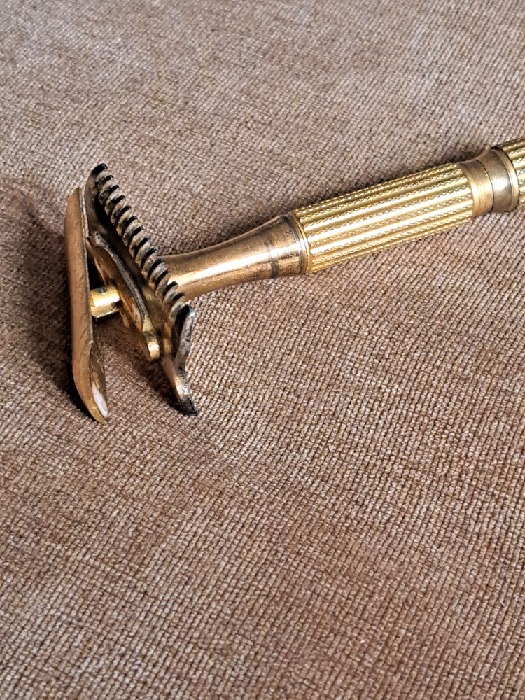 VTG SEGAL SAFETY RAZOR, OPEN COMB, TTO HANDLE C