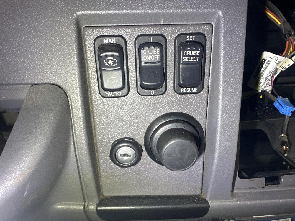 2010-2023 Peterbilt 337 IGNITION Dash Panel - Used