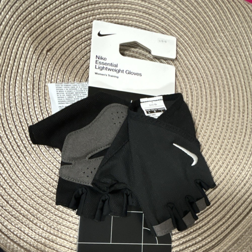 Nike Essential Lightweight Gloves Women's Training Black/Gray Large