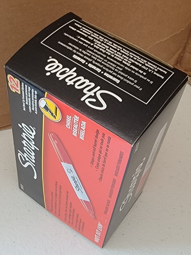 Sharpie Permanent Marker, Chisel Tip, Red, Pack of 12