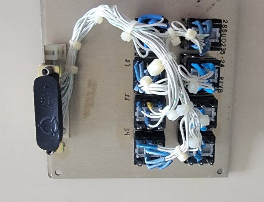 P/N: 285U0224-1 BOEING CHIME/LIGHT CONTROL LARGE MODULE