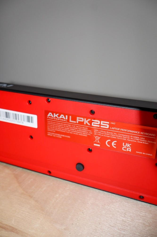 AKAI Professional LPK25 - USB MIDI Keyboard Controller with 25 Responsive Synth