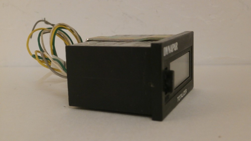 DYNAPAR / TOTALIZER DIGITAL COUNTER TOT3-TG82B-00