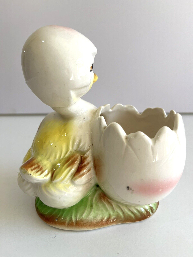 Vintage Ceramic Decorative Easter Egg Holder With Cute Duckling
