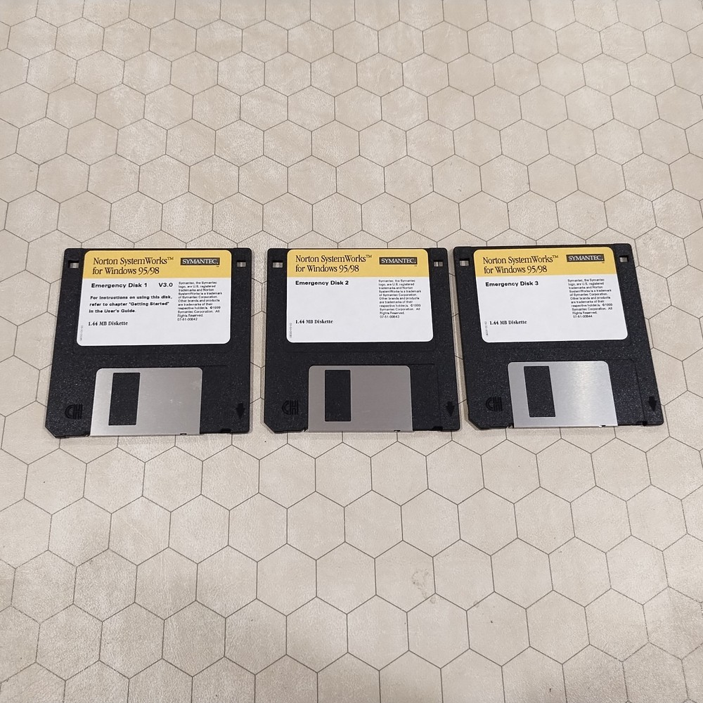 Norton SystemWorks 2000 Version 3.0, Symantec, Windows 95/98, 1999 3.5" disks
