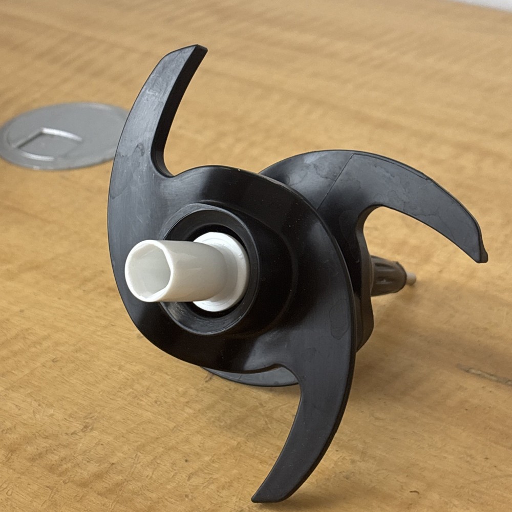 Ninja Combo Dough Hook Black for 64 Oz. 8 Cup BL640