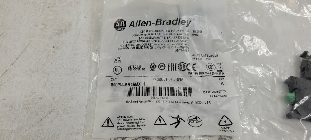 ALLEN-BRADLEY 800FM-KR35MX11 KEY SPRING RETURN SELECTOR SWITCH 3 Position