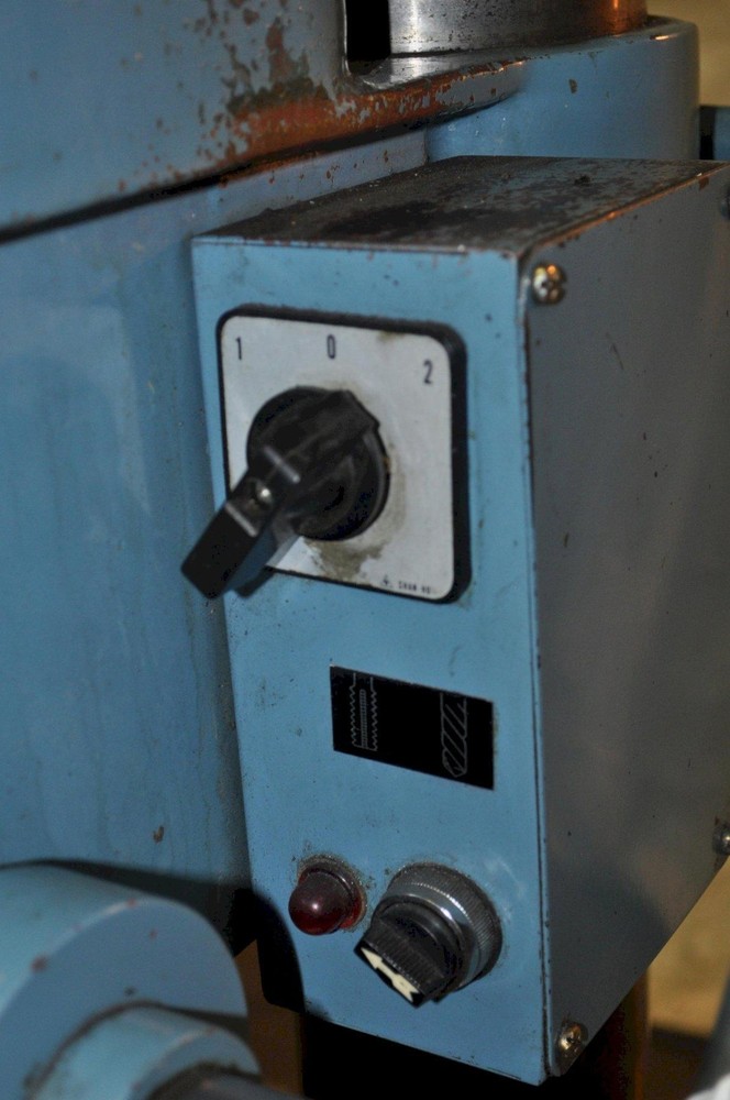 24" LINCOLN SINGLE SPINDLE DRILL