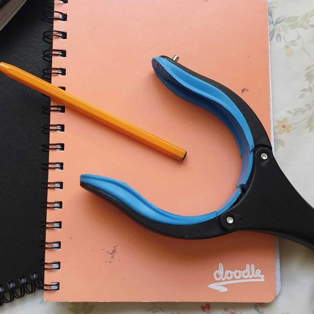 ABS Plastic, Rubber material multi-function grabber, convenient and foldable