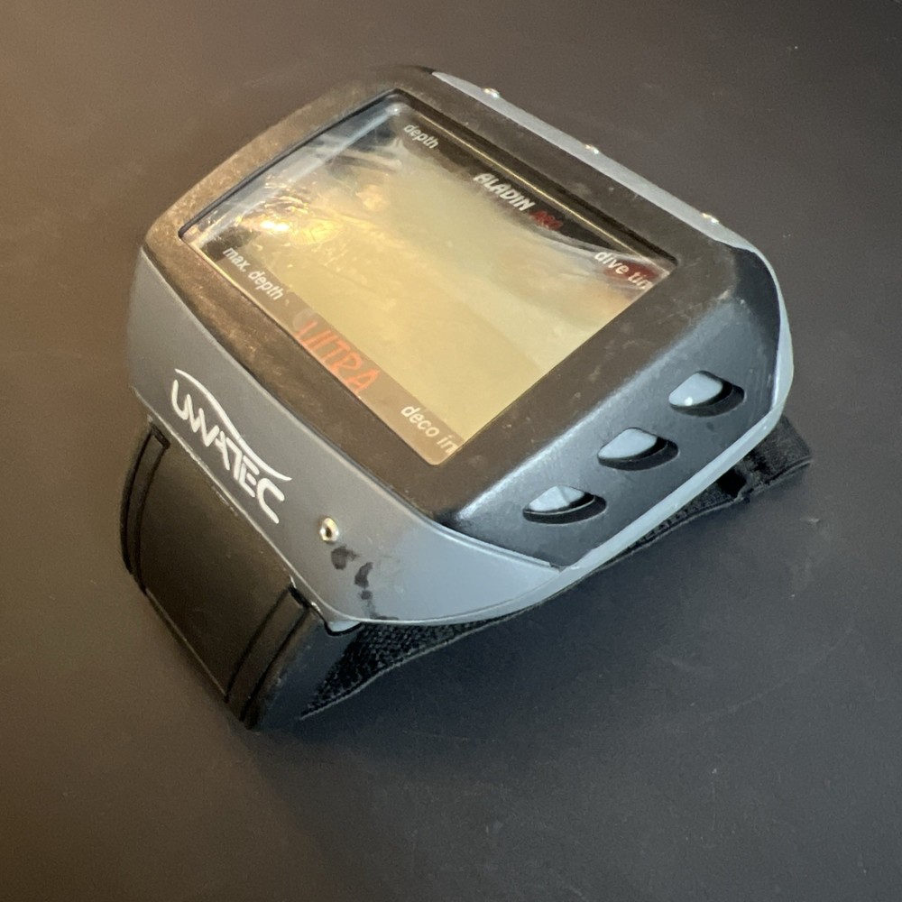 Uwatec Aladin Pro Ultra (Nitrox) DIVE COMPUTER BATTERY NEED REPLACEMENT