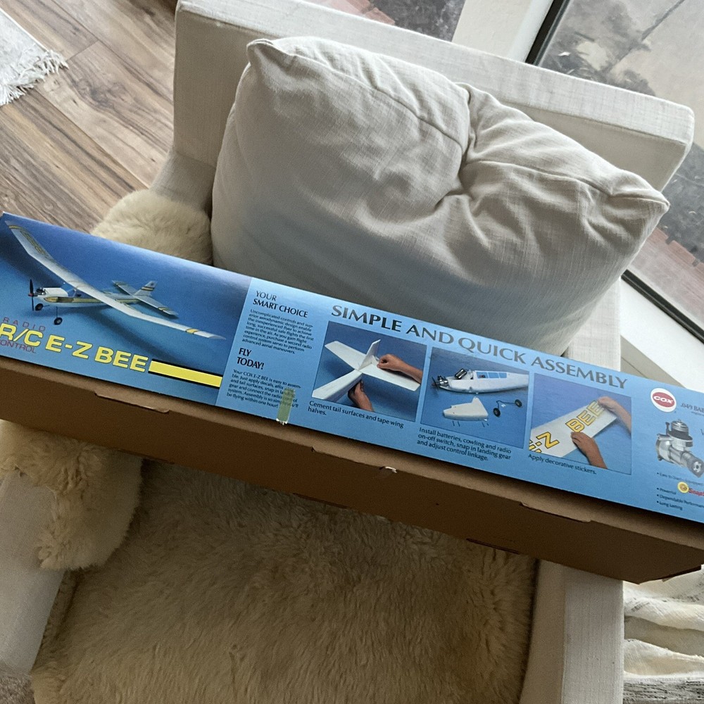 Rare 1987 Version Cox R/C E-Z Bee Model 90471 Flying Plane ✈️