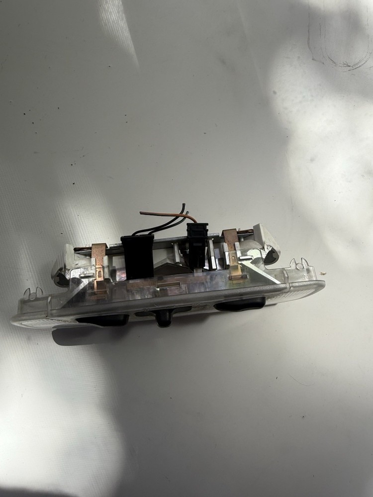 2000-2007 Ford Focus Front Overhead Front Center Dome Roof Map Light