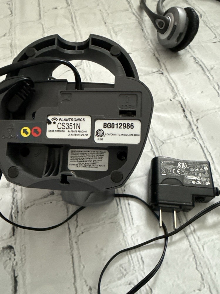 Plantronics CS351N Wireless Office Phone Headset Base System Powers On