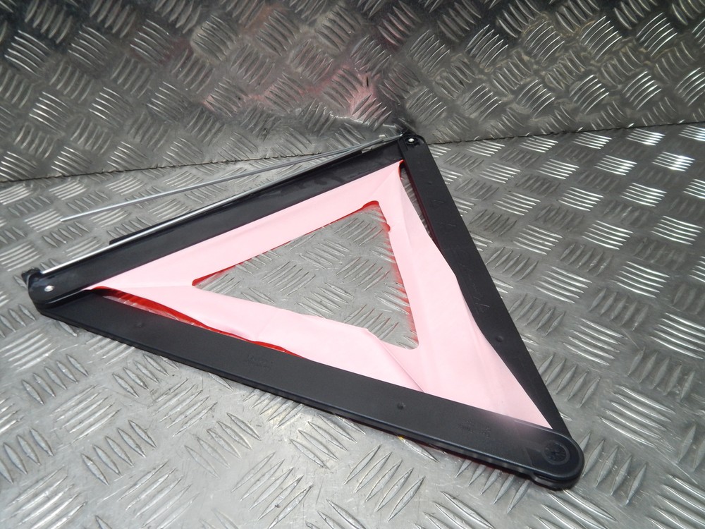 AUDI Q7 MK1 5DR 06-08 WARNING TRIANGLE