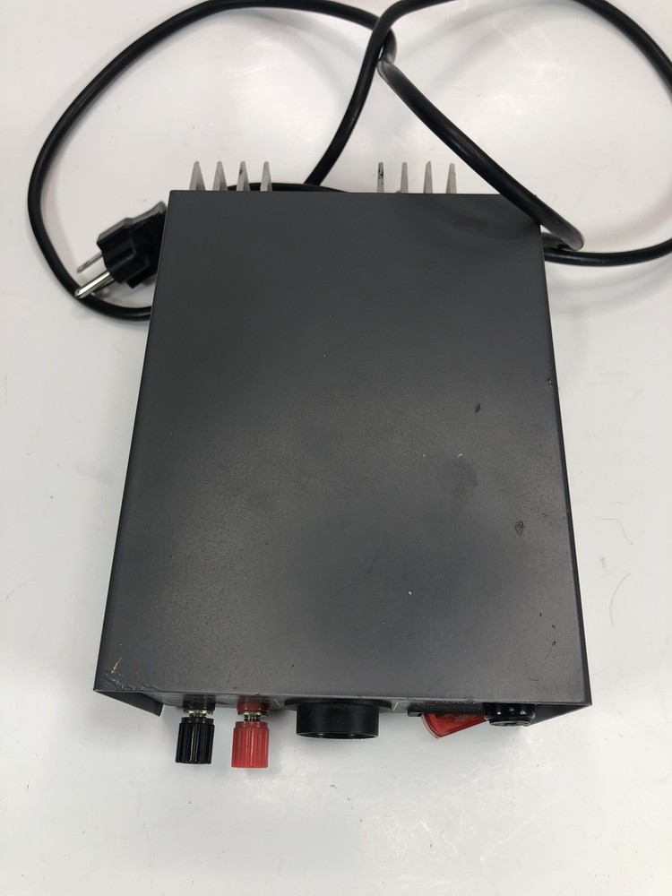 Samlex Regulated DC Power Supply RPS1204