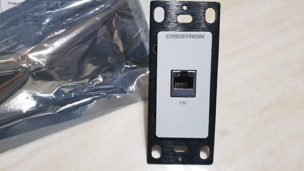 Crestron MP-WP181-C-W Media Presentation Wall Plate DigitalMedia 8G+™ White