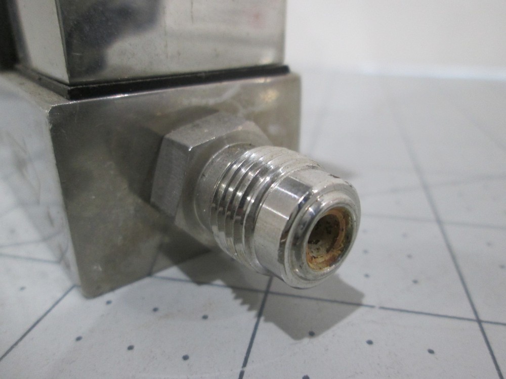 Unit, UFC-1000, Mass Flow Controller, HCL, 200 SCCM, Used