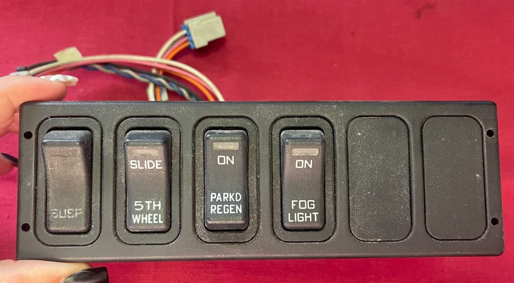 International Switch Assembly P/N: 3549776C5