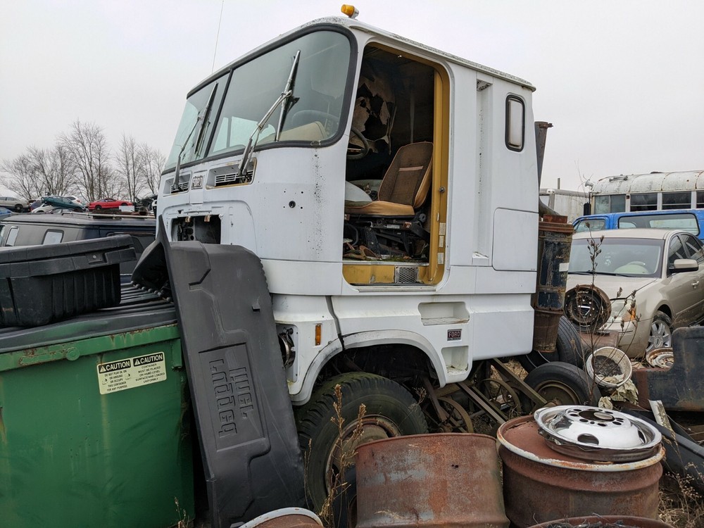 1981 Ford CL9000 Cabover Cab over Cab w/ sleeper