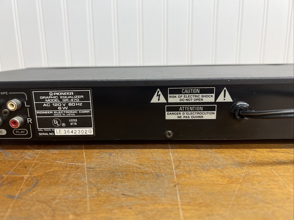 Pioneer Graphic Equalizer Model GR-470 Powers On