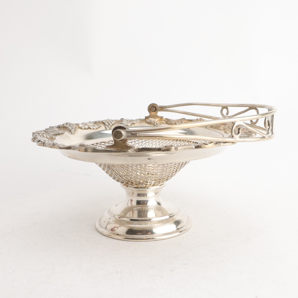 Lawrence B Smith? Silverplate Lovely Small Handled Basket Grape Border No Mono