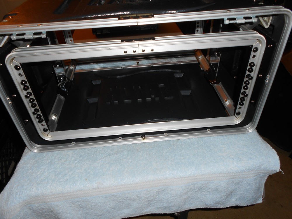 Gator G-SHOCK 4L Shockmount 4U Rack Case