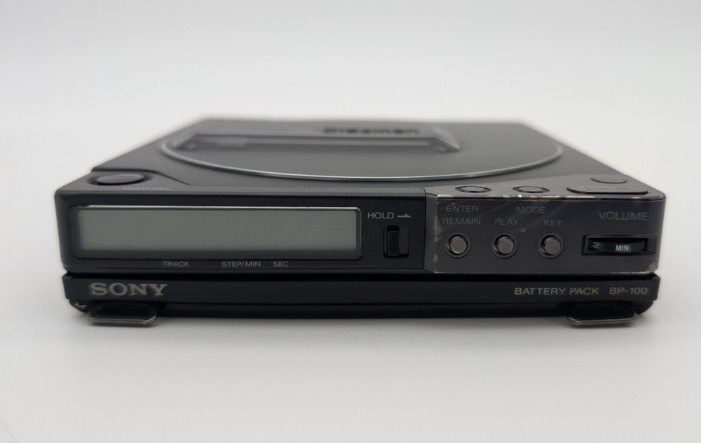 Sony D-25 Discman CD Player with BP 100 BATTERY PACK _ Nice Unit _ Not Working
