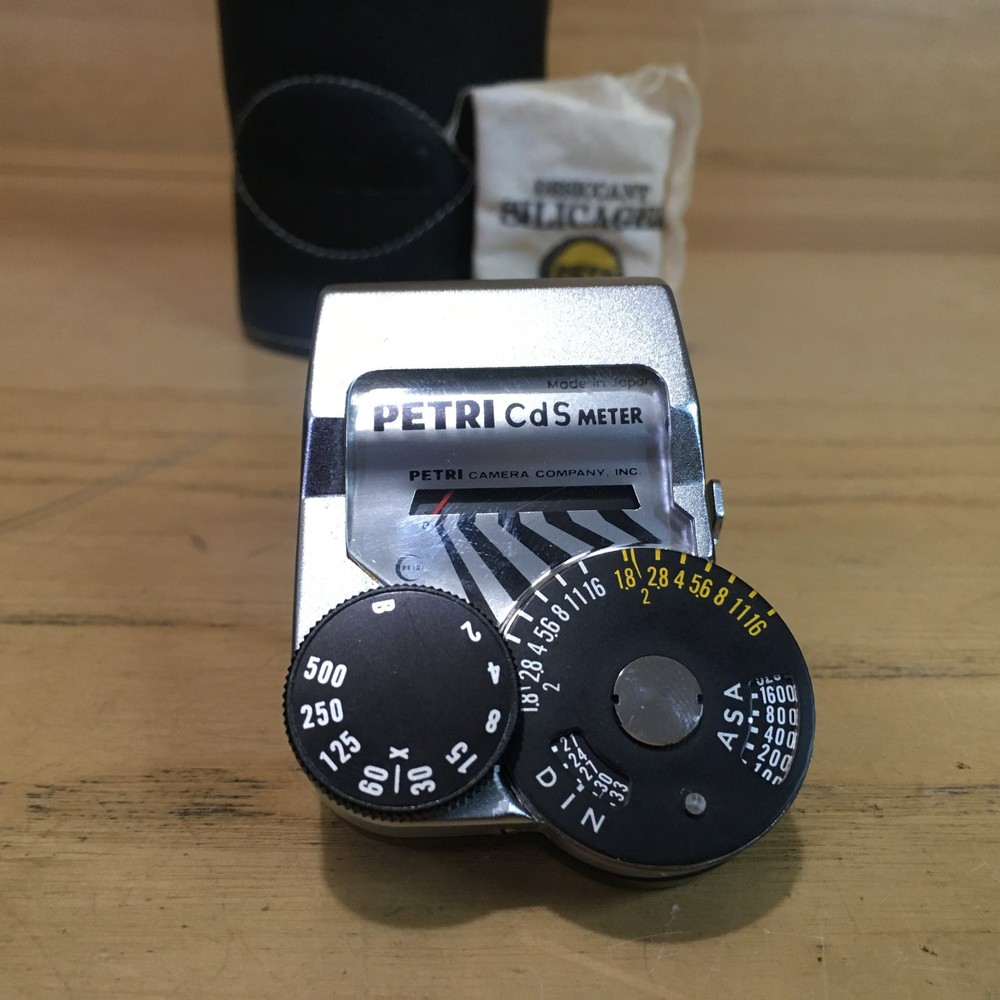 Vintage PETRI CdS CLIP-ON CAMERA LIGHT METER