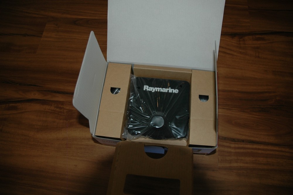 Raymarine E70329 p70Rs Autopilot Control Head NEW