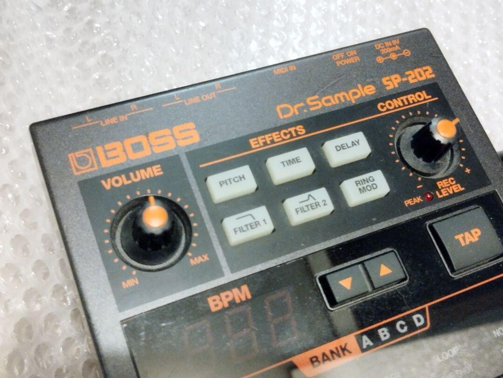 BOSS SP-202 Dr. Sample Sampler Looper Drum Machine Roland