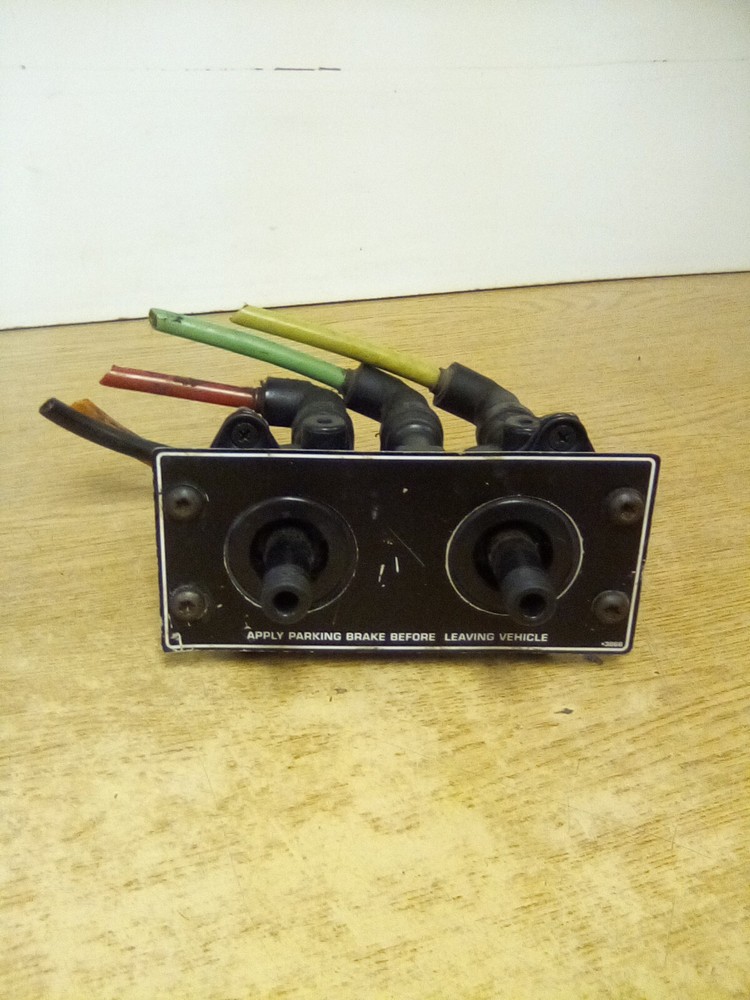 Bendix 5001230 Air Brake Valve "NO KNOBS"