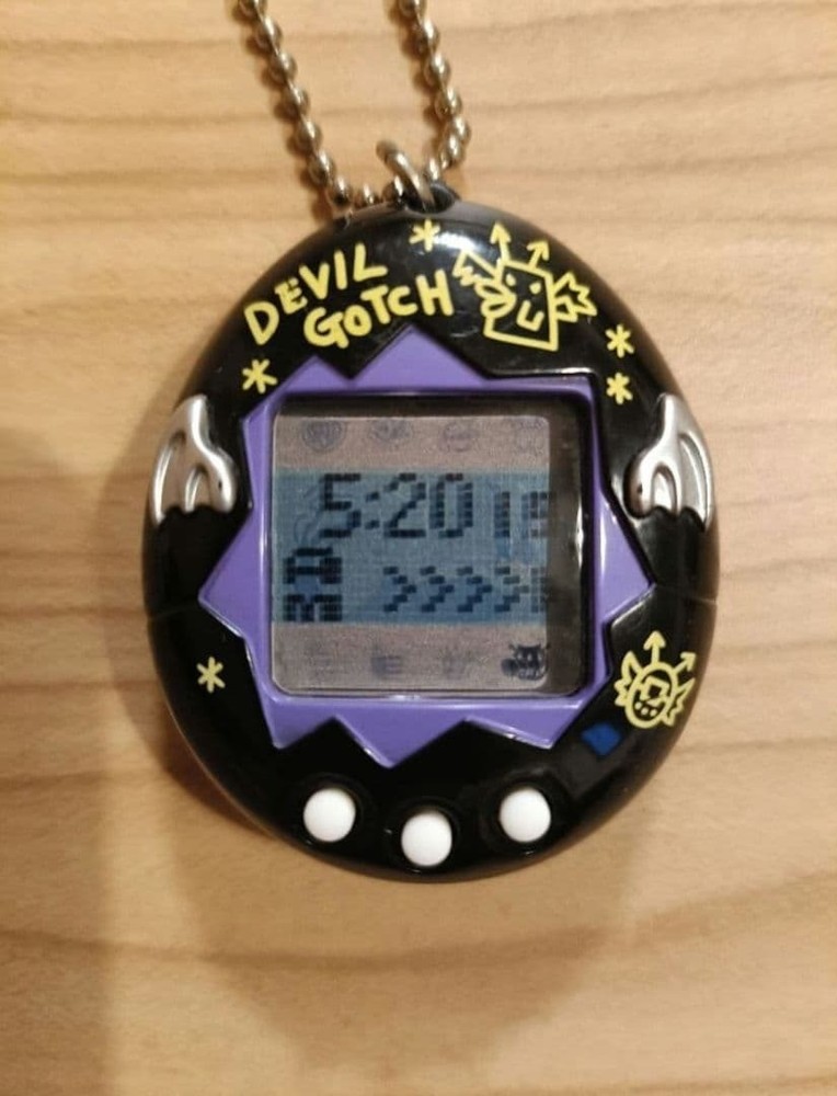 Bandai Deviltchi Devilgotchi Devil Tamagotchi Virtual Pet Black 1998 TMGC
