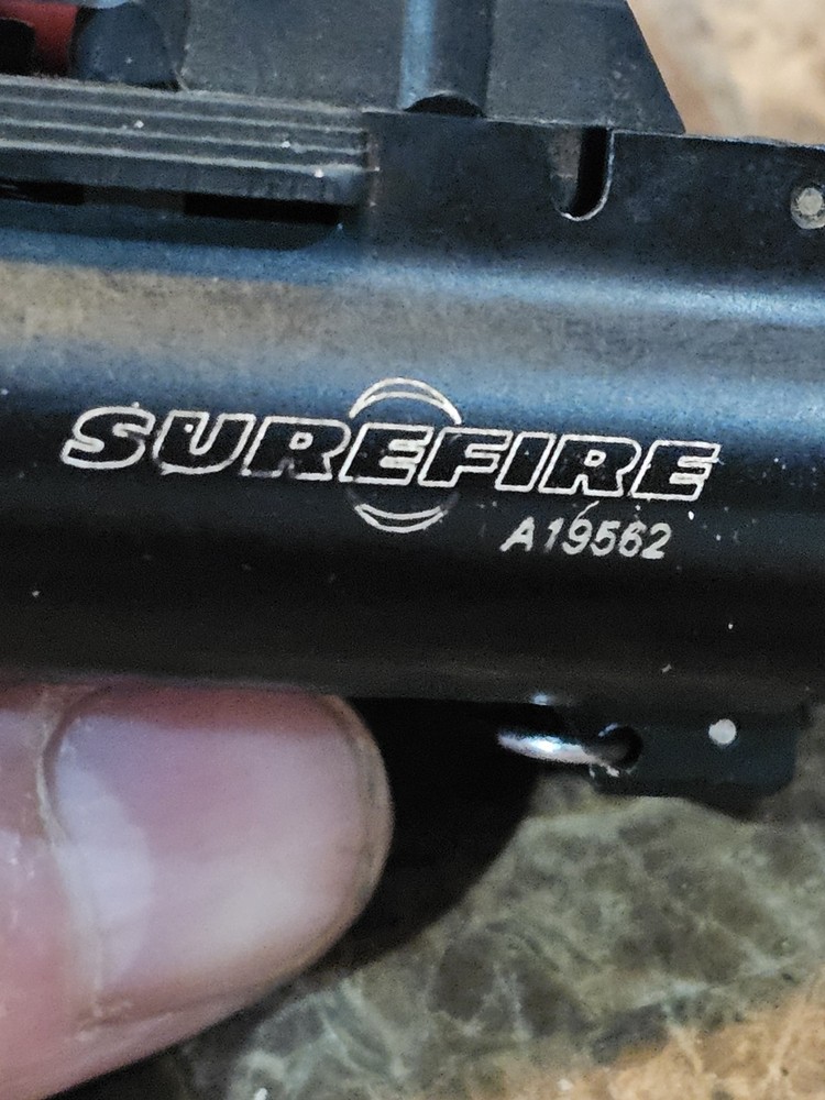 SUREFIRE X200 RAIL MOUNT WEAPON LIGHT / USED / IN GOOD WORKING CONDITION
