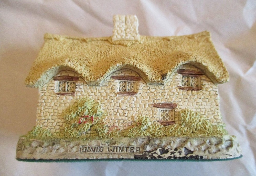 David Winter ~ 1982 ~ "Dower House" ~ Signed, Dated, Hand Made & Painted ~ EUC