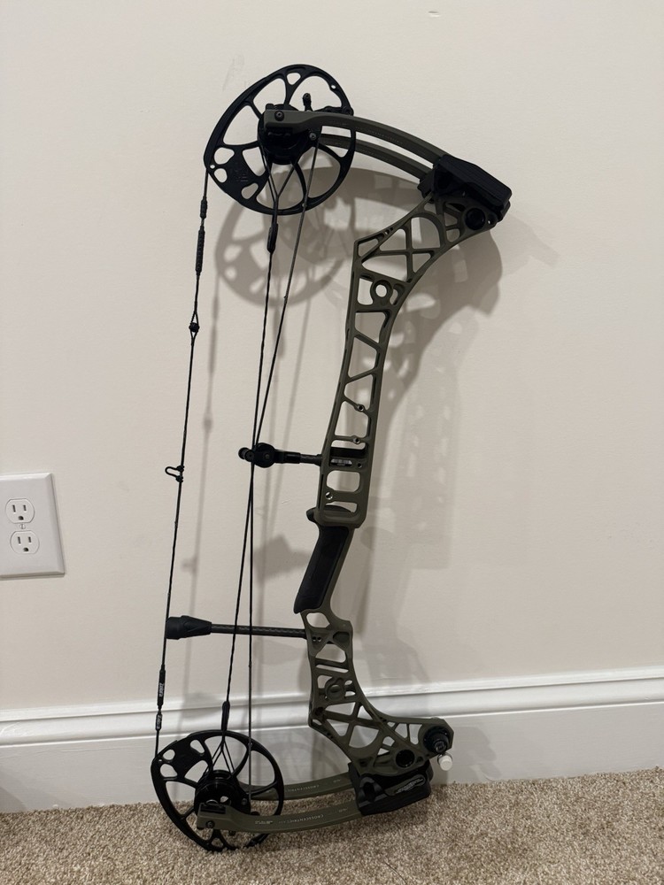 Mathews VXR 28 - 60# Compound Bow