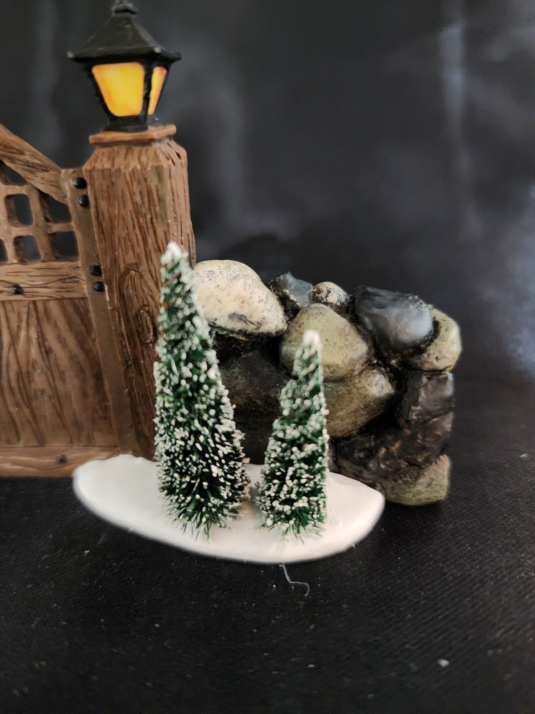 Dept 56 "Fieldstone Entry Gate" #52718