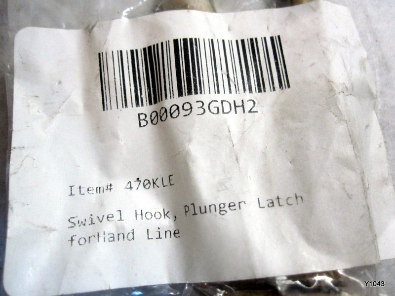 KLEIN TOOLS 470 Swivel Hook with Plunger Latch