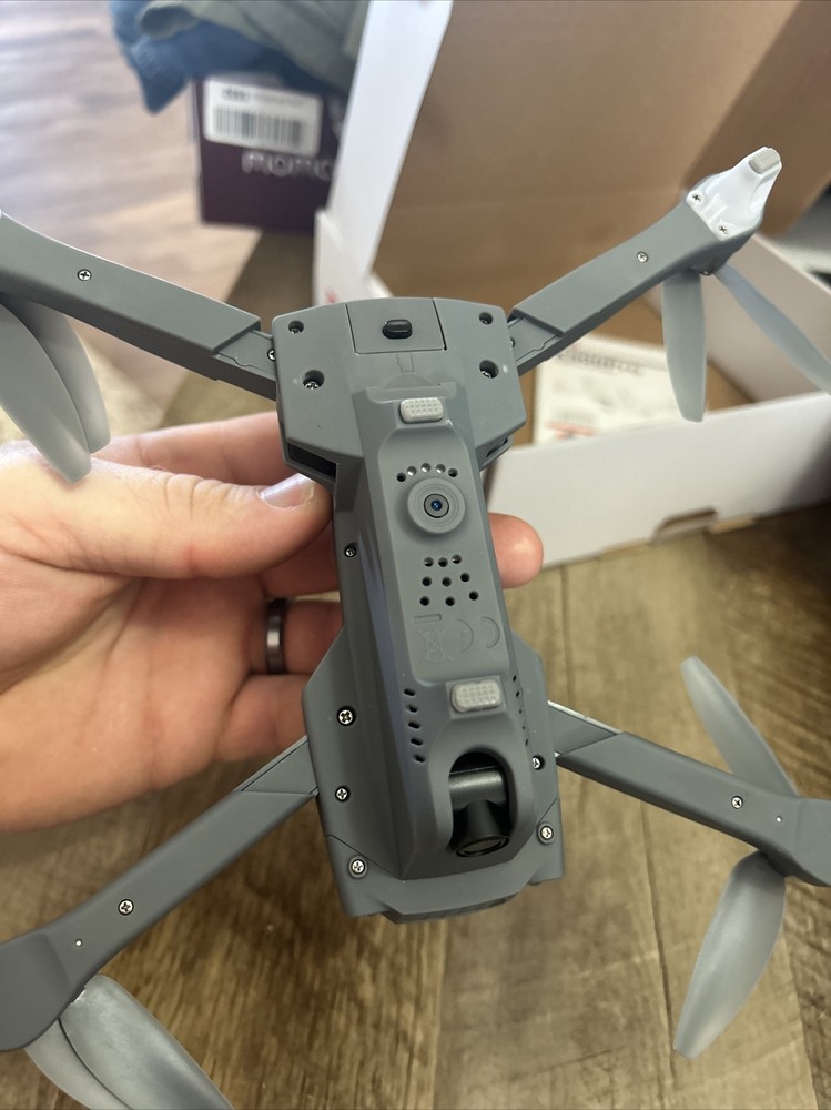 SYMA X500 PRO FOLDABLE DRONE W/ CAMERA AND CONTROLLER 2 BATTERIES IN CASE MANUAL