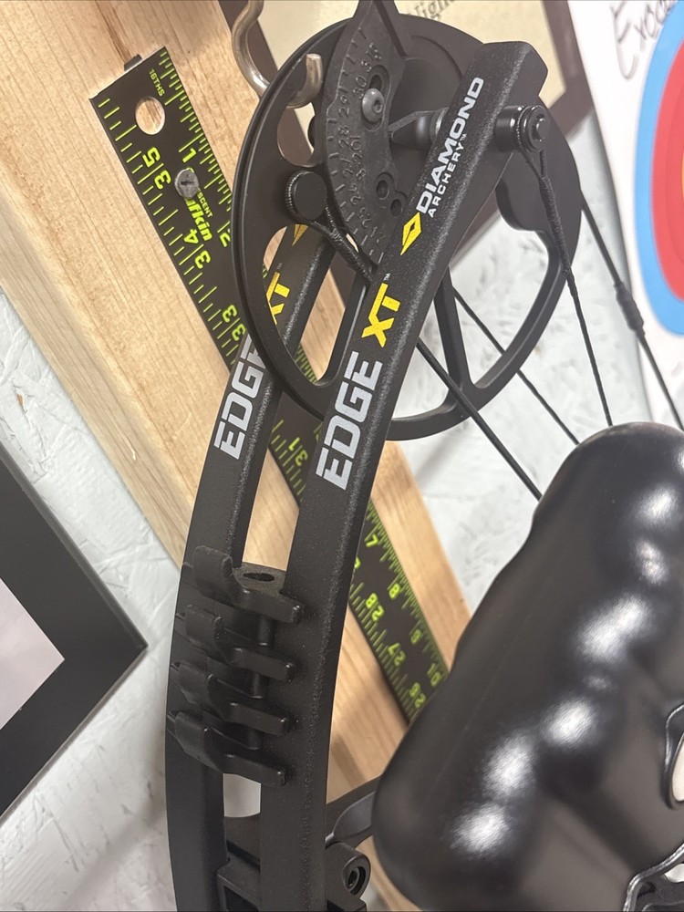 Diamond Archery - Edge XT - Black - LH - Bow Package