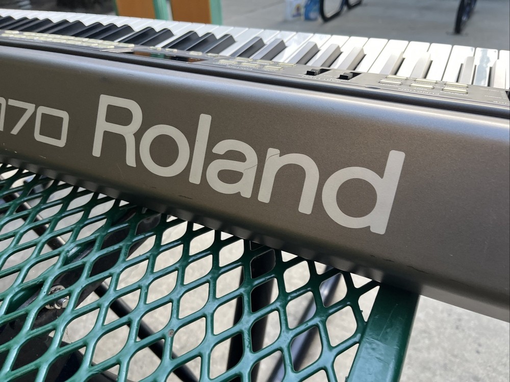 Roland RD-170 Read