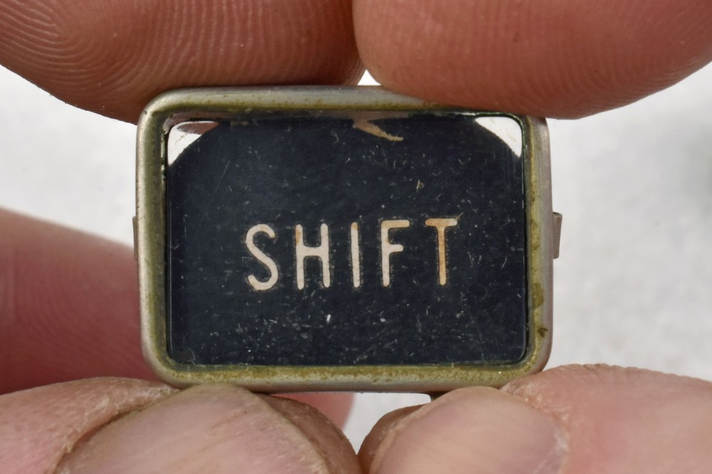 VTG 1941 Royal KMM Rectangular Shift Backspace Tab Key Caps Replacement Part