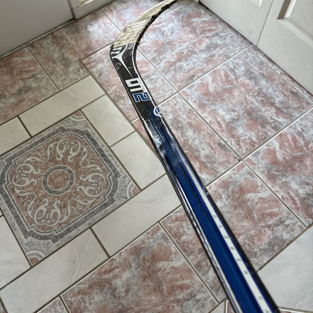 Warrior DT2 senior Hockey Stick (lefty )