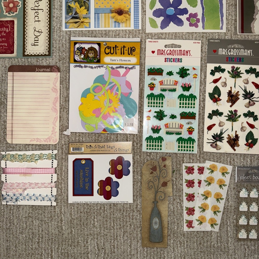 FLOWERS Themed Embellishments Kit