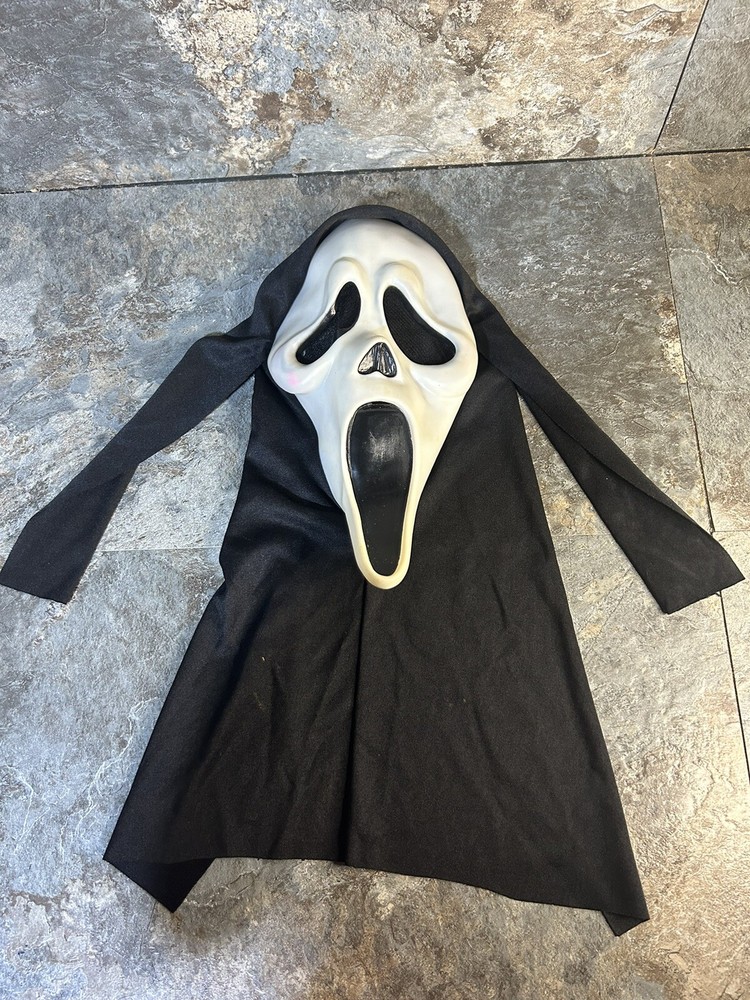 Vintage Ghostface SCREAM Mask Fun World Easter Unlimited #9206 (c) Ghost Face