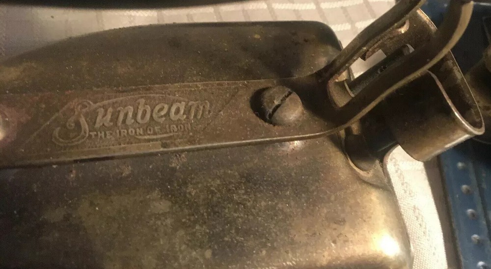ANTIQUE PORTABLE SUNBEAM ELECTRIC IRON.
