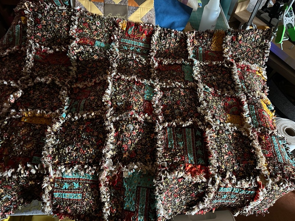 Rag Crib Quilt, Fitted Sheet, Standard Pillow Case & mini throw