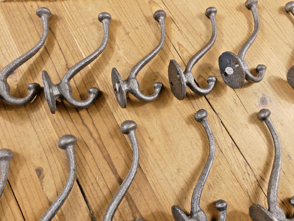 20 Cast Iron School Style Coat Hooks Hat Hook Rack Hall Tree Acorn *READ RUST*