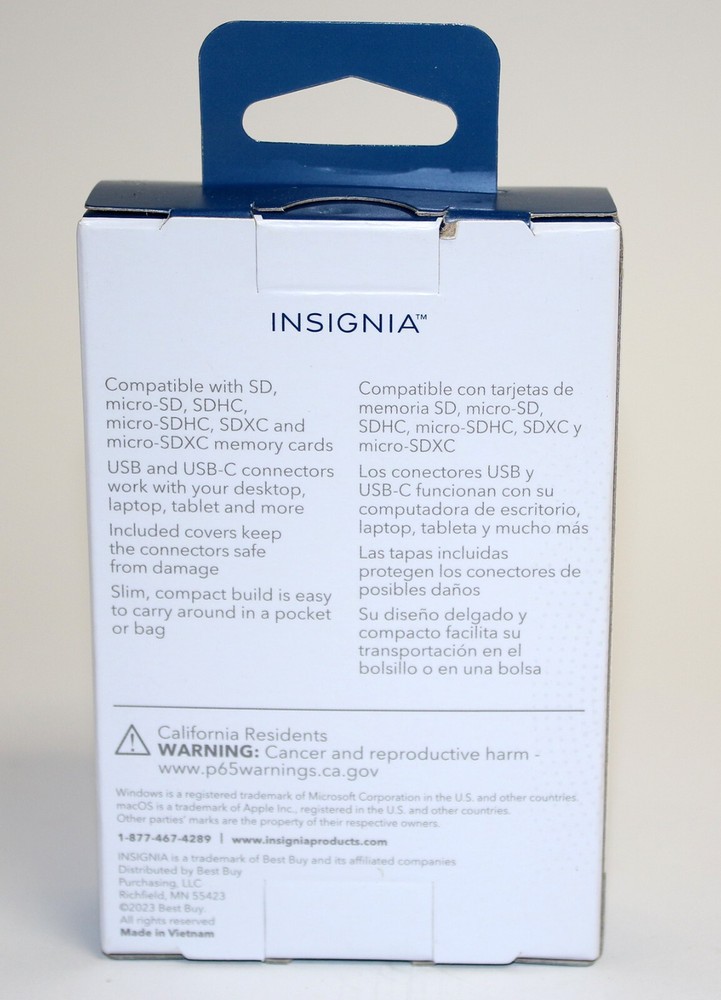 New Insignia- USB 3.0 SD and microSD Memory Card Reader - Black